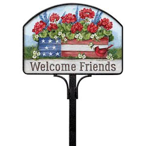 Patriotic Planter Box Yard DeSign