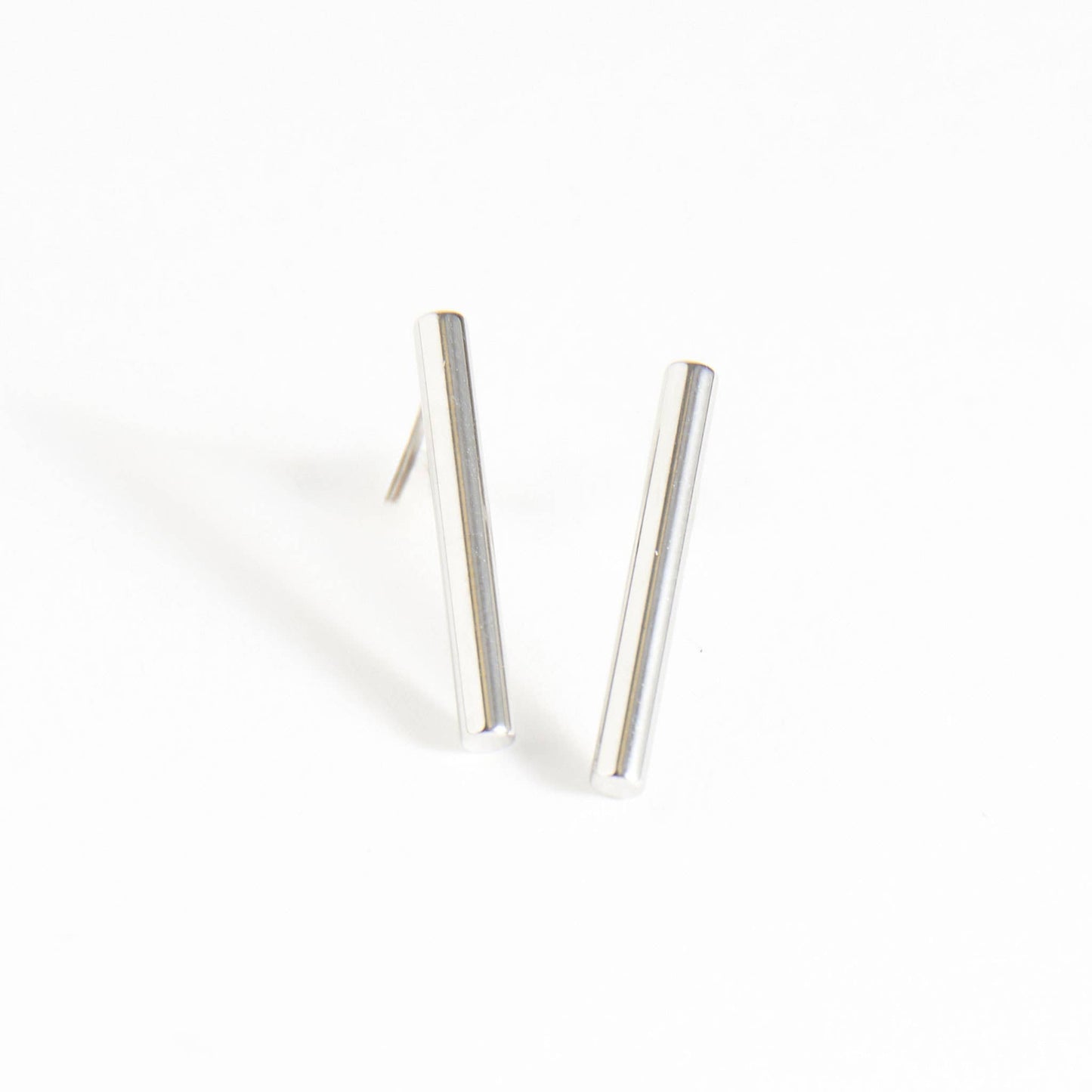 Howard's - Waterproof Earrings 18mm Bar Studs in Gold & Stainless Steel