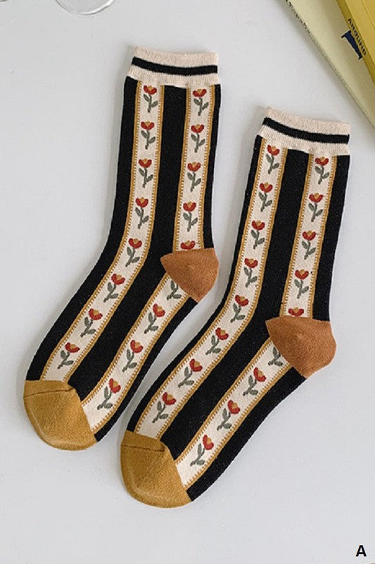VINTAGE FLORAL DESIGN SOCKS
