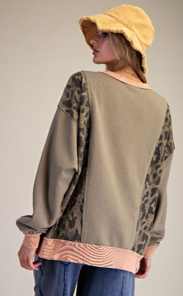 USA PATCH FRONT ANIMAL MIX WASHED PULLOVER