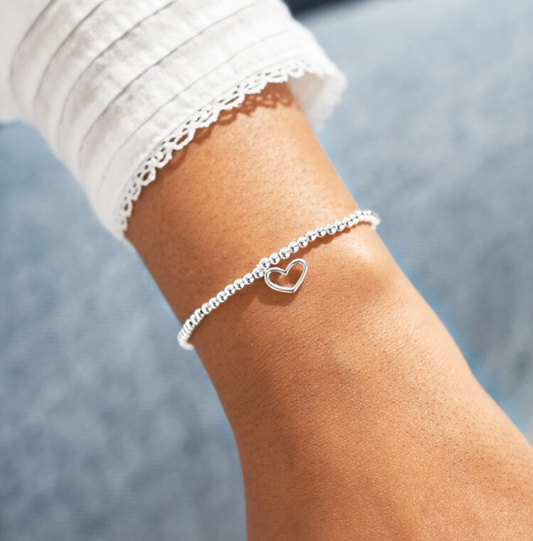 a little Amazing Auntie Bracelet