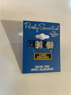 Purely Sensitive Princess Square Earrings PIERCED