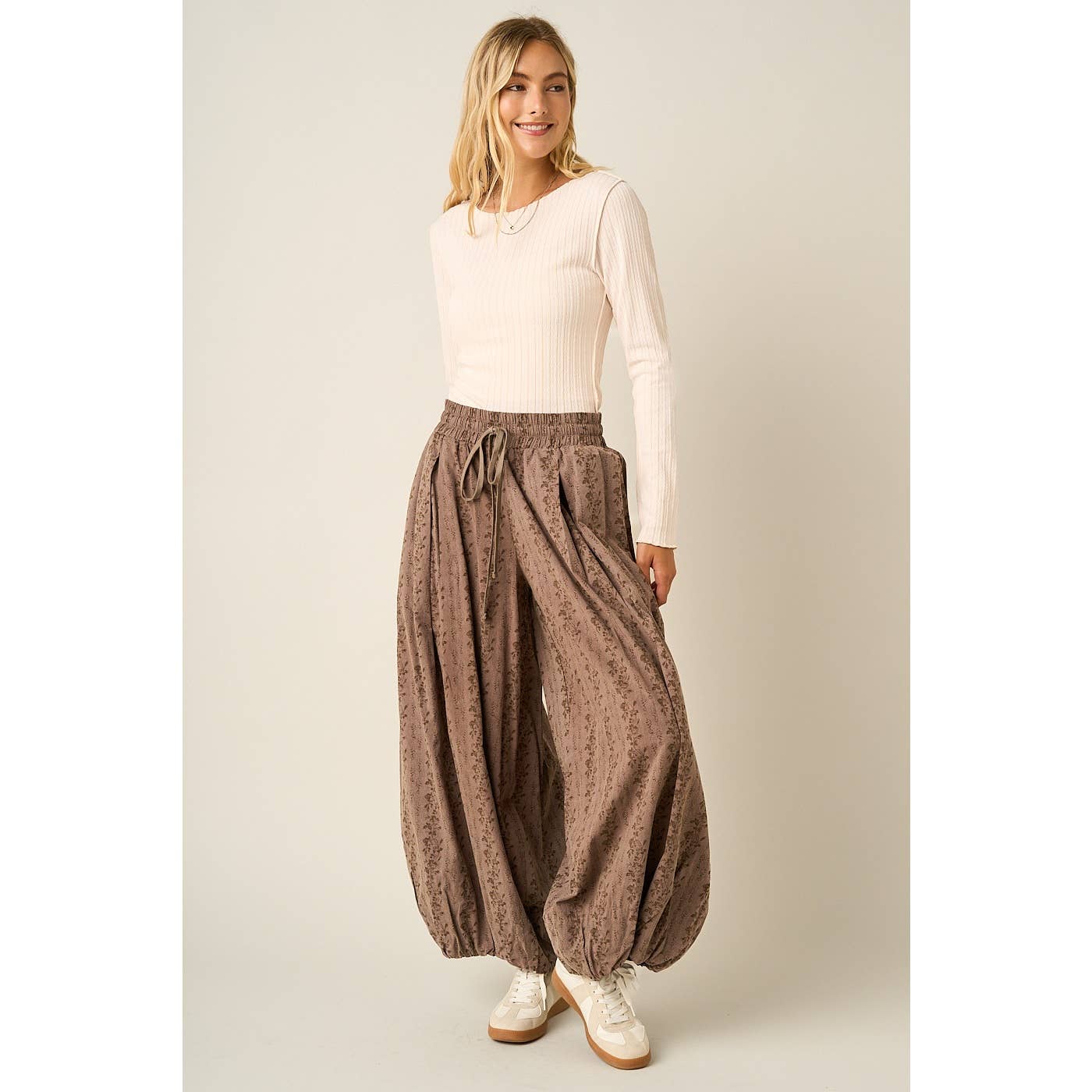 FLORAL PRINT PLEATED BALLOON LEG PARACHUTE PANTS