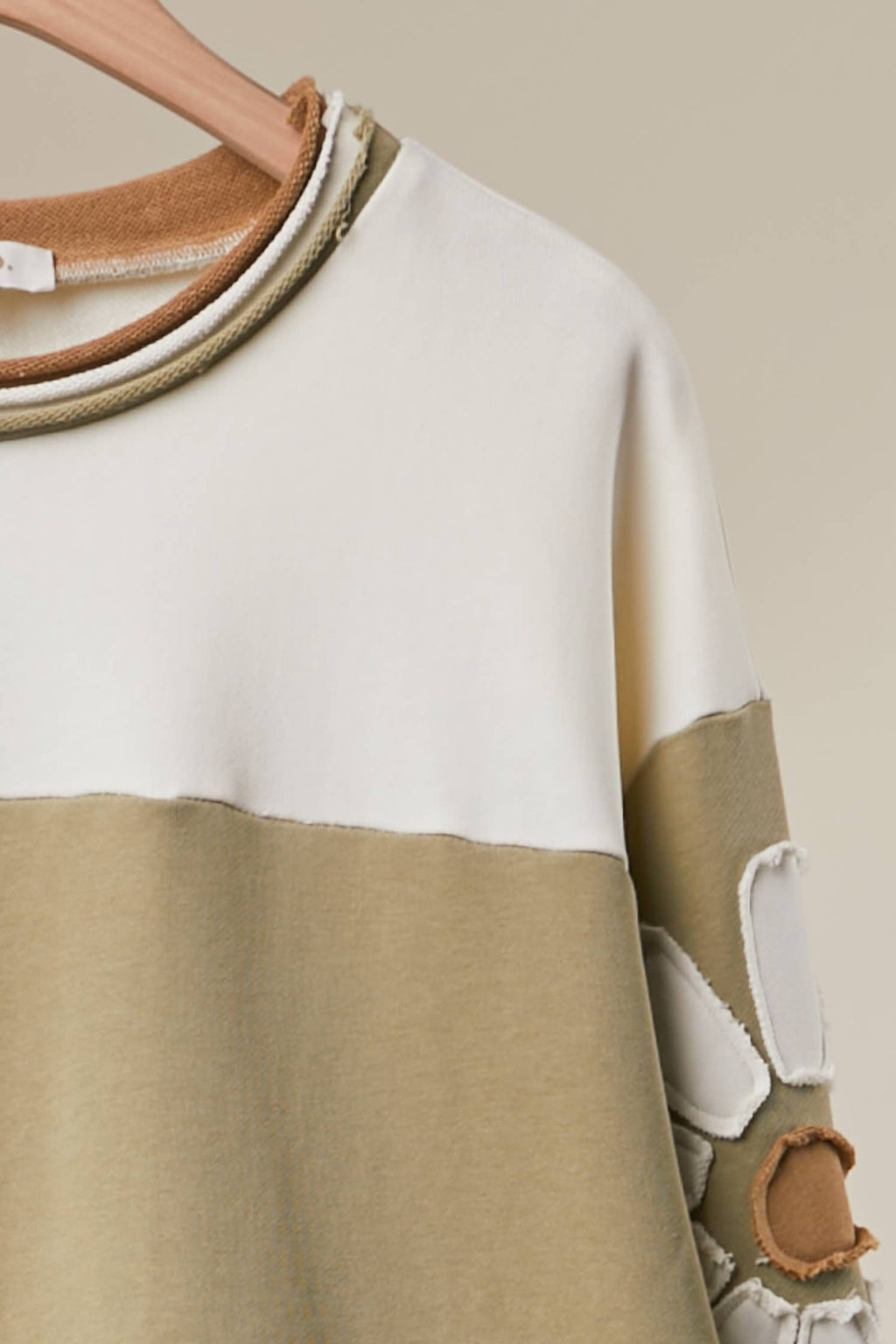 Mello. - Colorblock Daisy Graphic Top