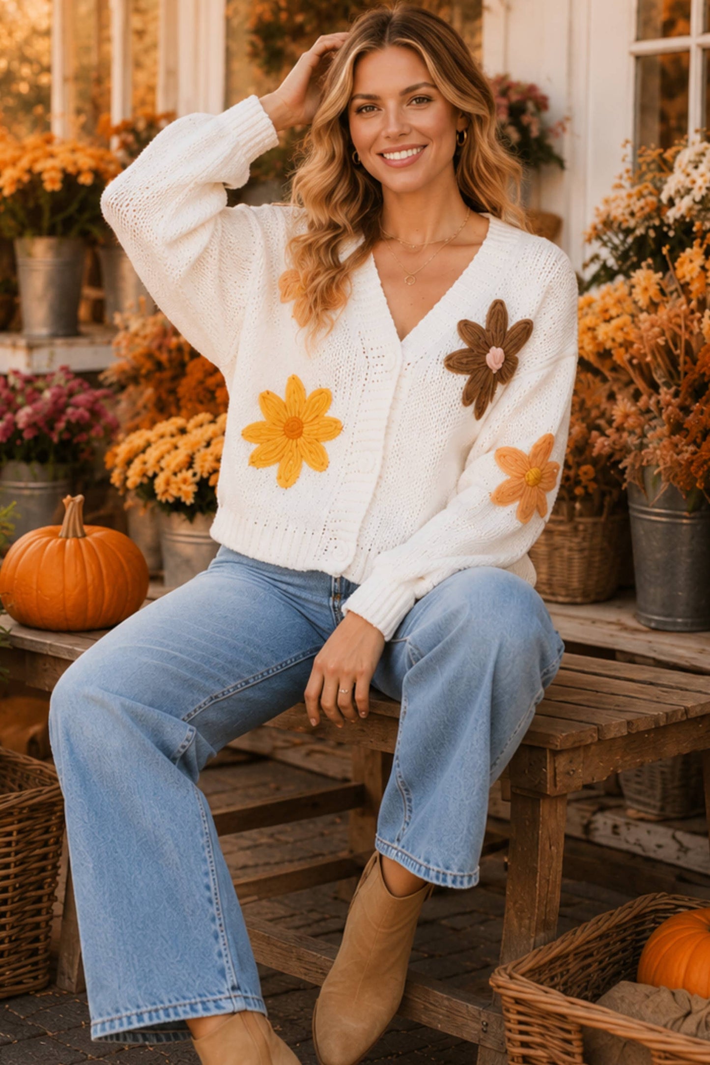 Main Strip - Flower Embroidered Cardigan