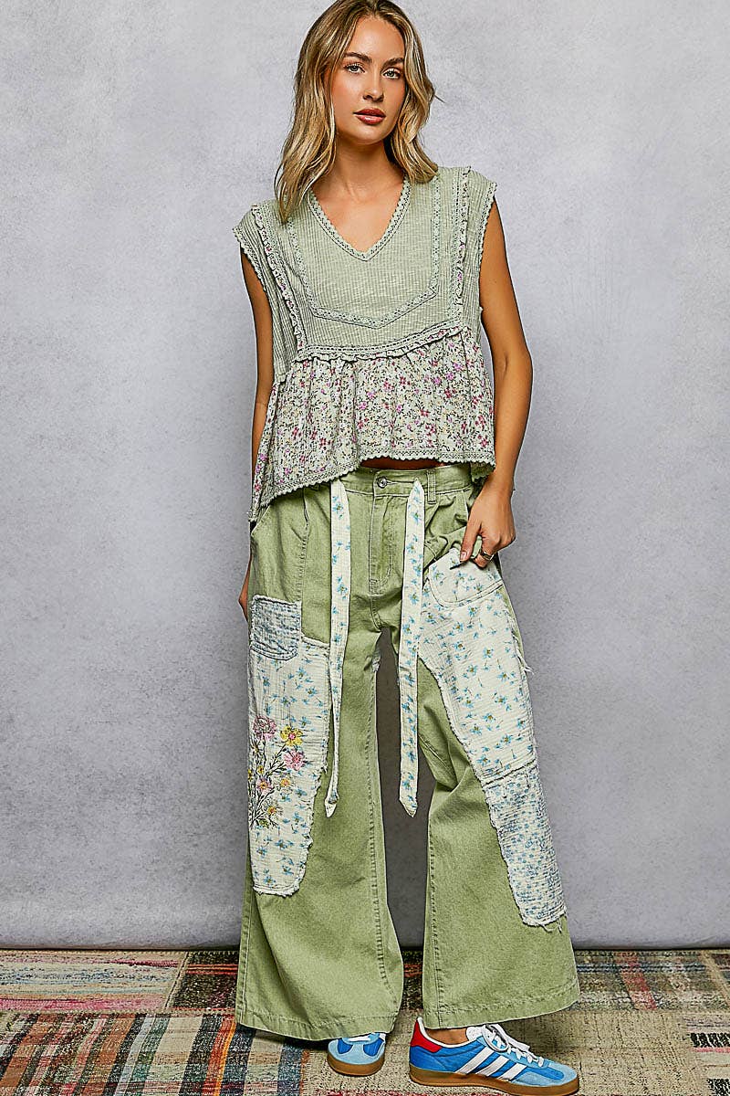 Pol Clothing - V-neck Floral Pattern Trim Ruffle Rib Knitted Sleeveless Top