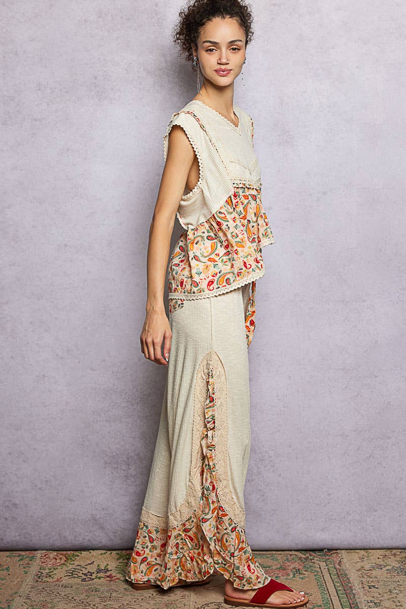 Pol Clothing - V-neck Floral Pattern Trim Ruffle Rib Knitted Sleeveless Top