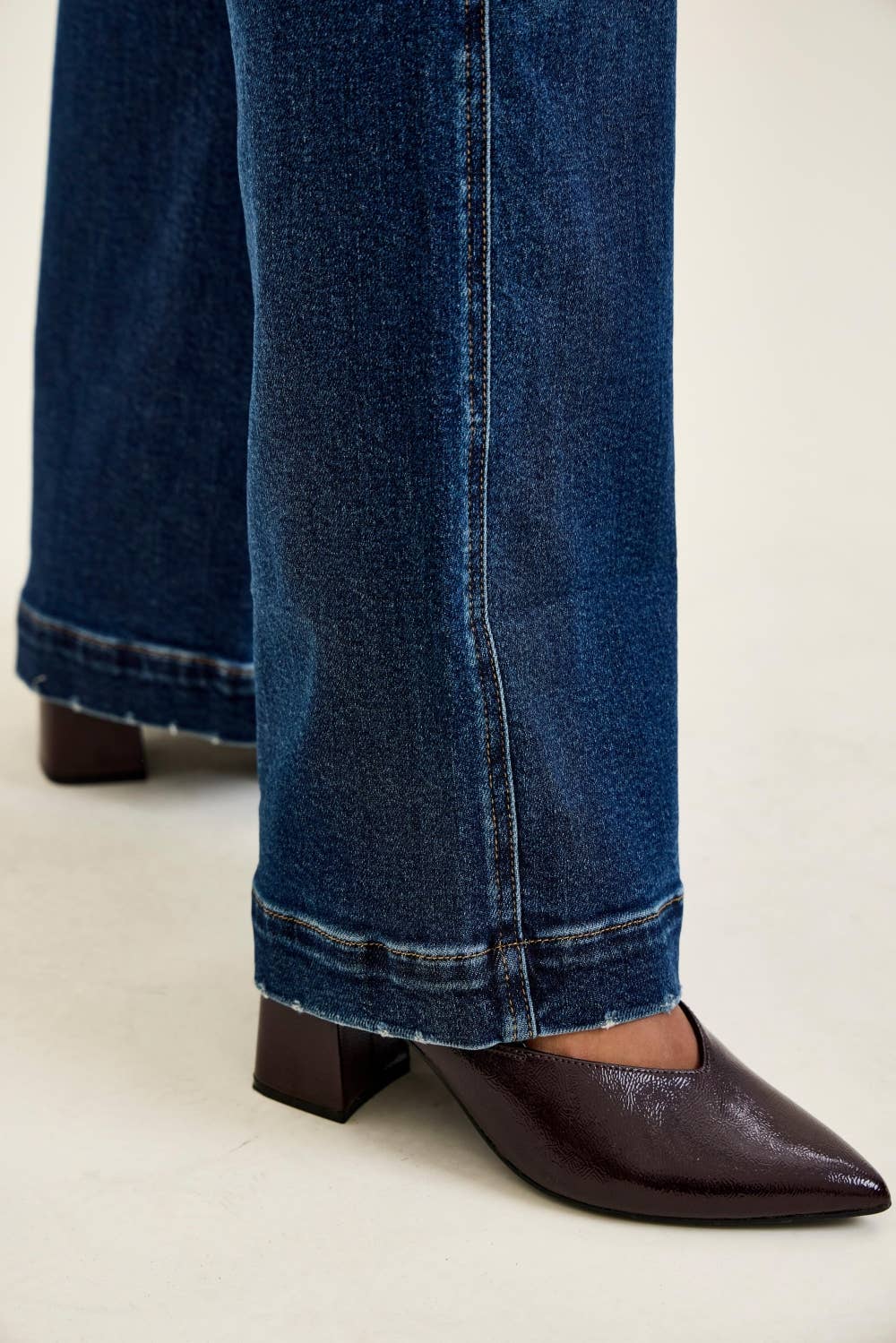 Judy Blue Jeans - HW "LUX" Retro Wide w/ Front Tab Closure DK Fade Indigo