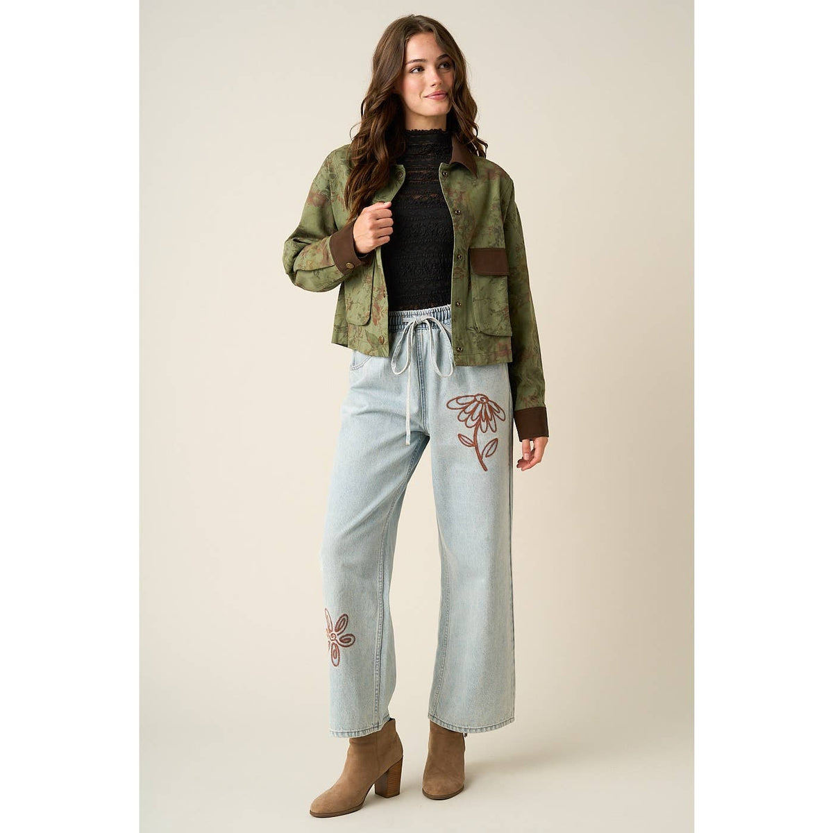 DAISY EMBROIDERY ELASTIC WAIST DENIM JEANS