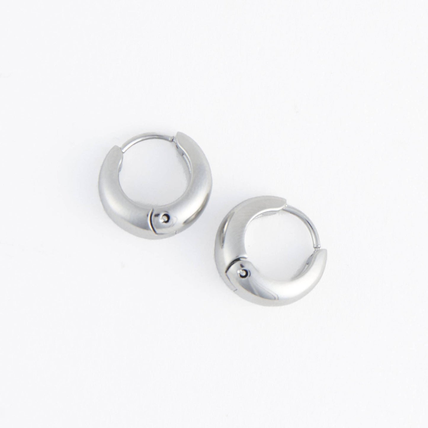 Howard's - Waterproof Earrings Hoop Graduated Huggie in Gold & Steel