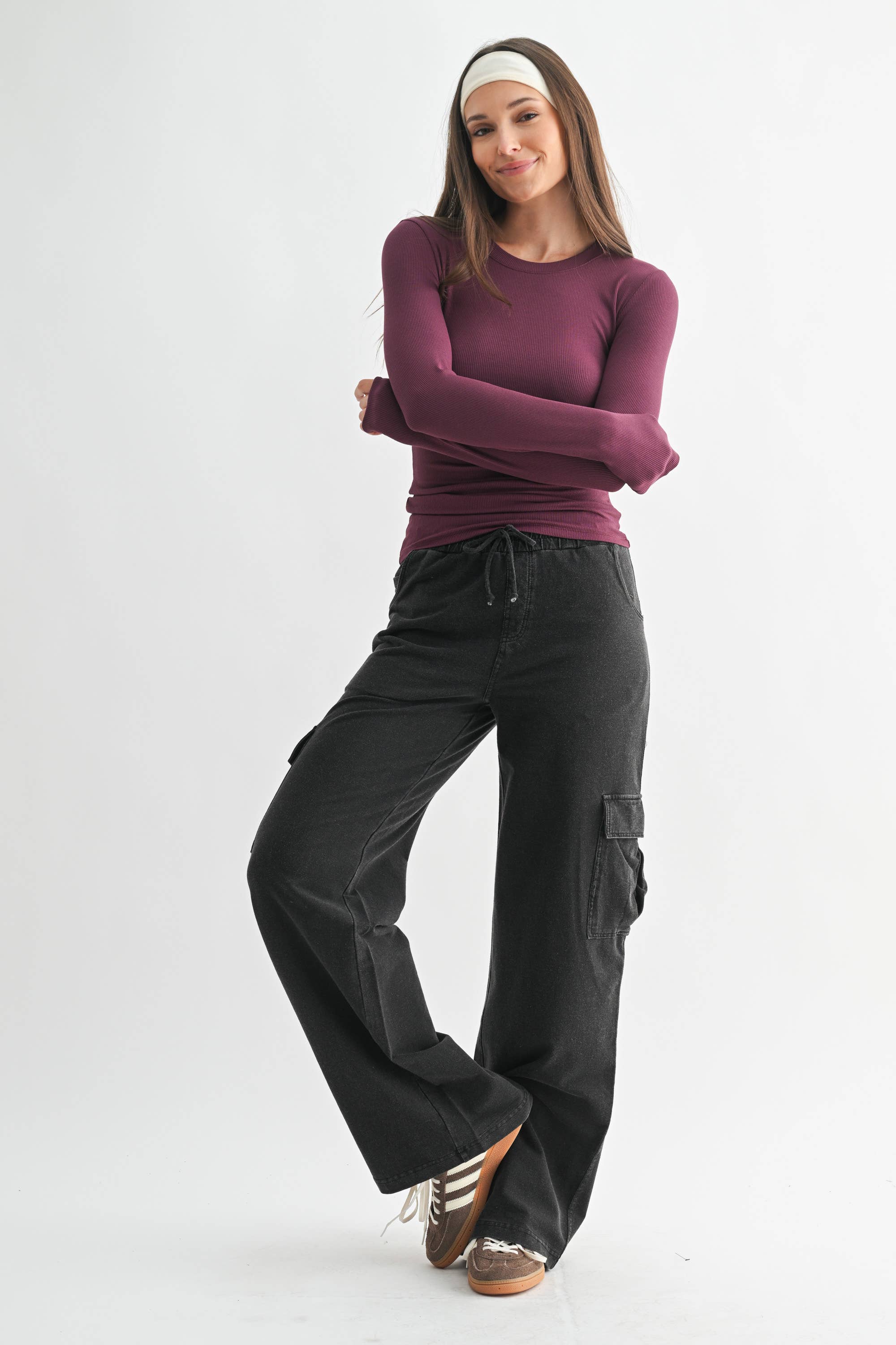 Essential Long-Sleeved Micro-Ribbed Athleisure Top Mono-B