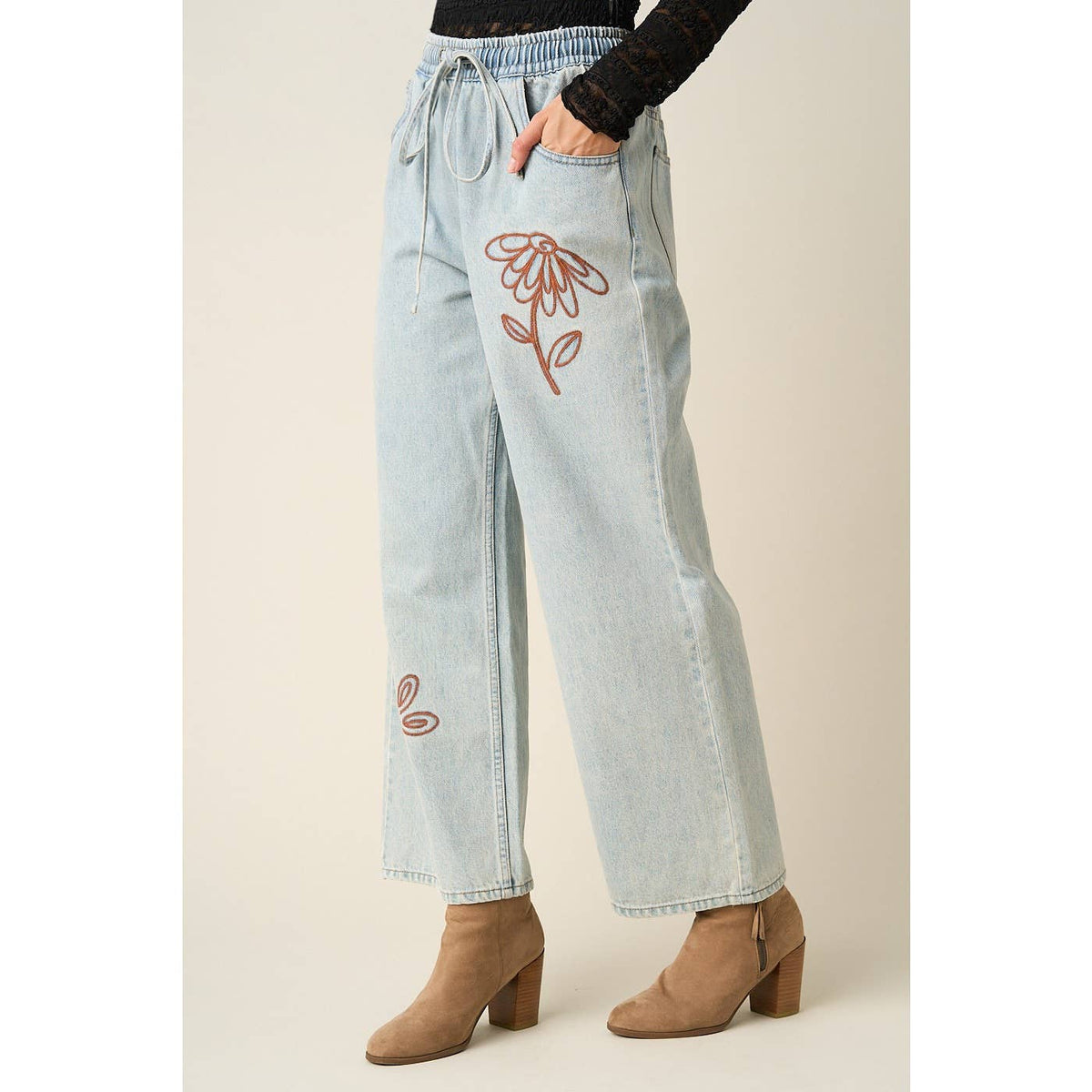 DAISY EMBROIDERY ELASTIC WAIST DENIM JEANS