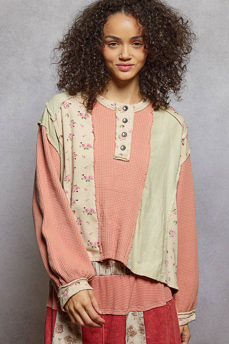 Pol Clothing - Round neck thermal printed contrast knit top