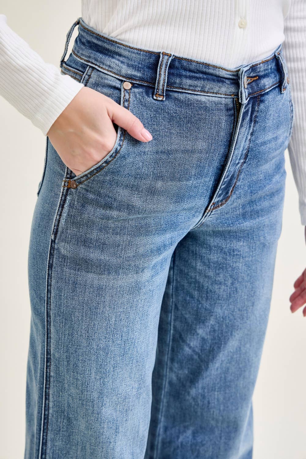 Judy Blue Jeans - HW Retro Wide Fit