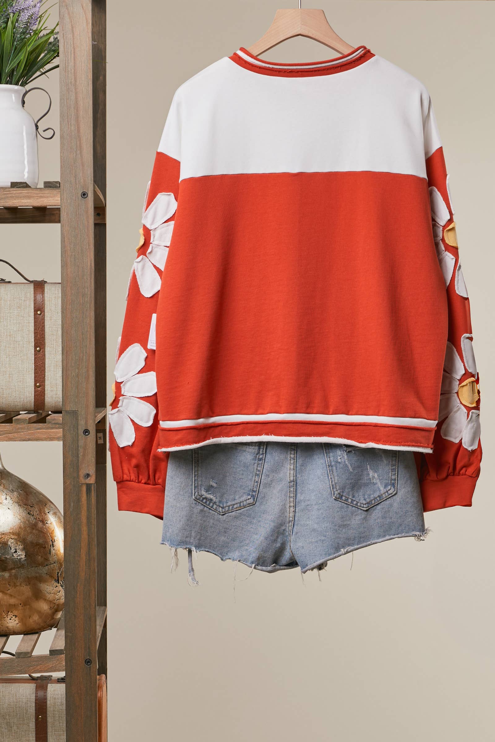Mello. - Colorblock Daisy Graphic Top