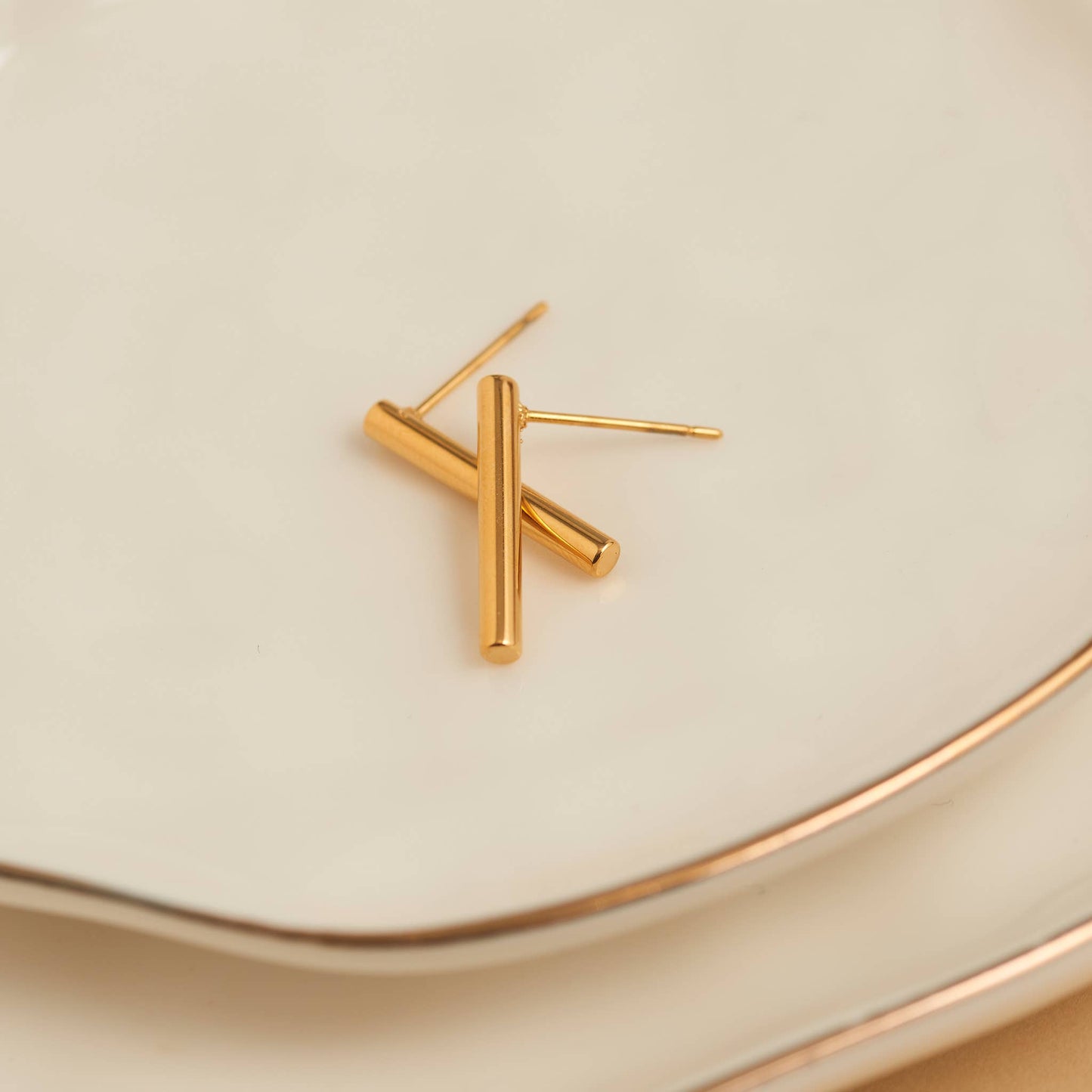 Howard's - Waterproof Earrings 18mm Bar Studs in Gold & Stainless Steel