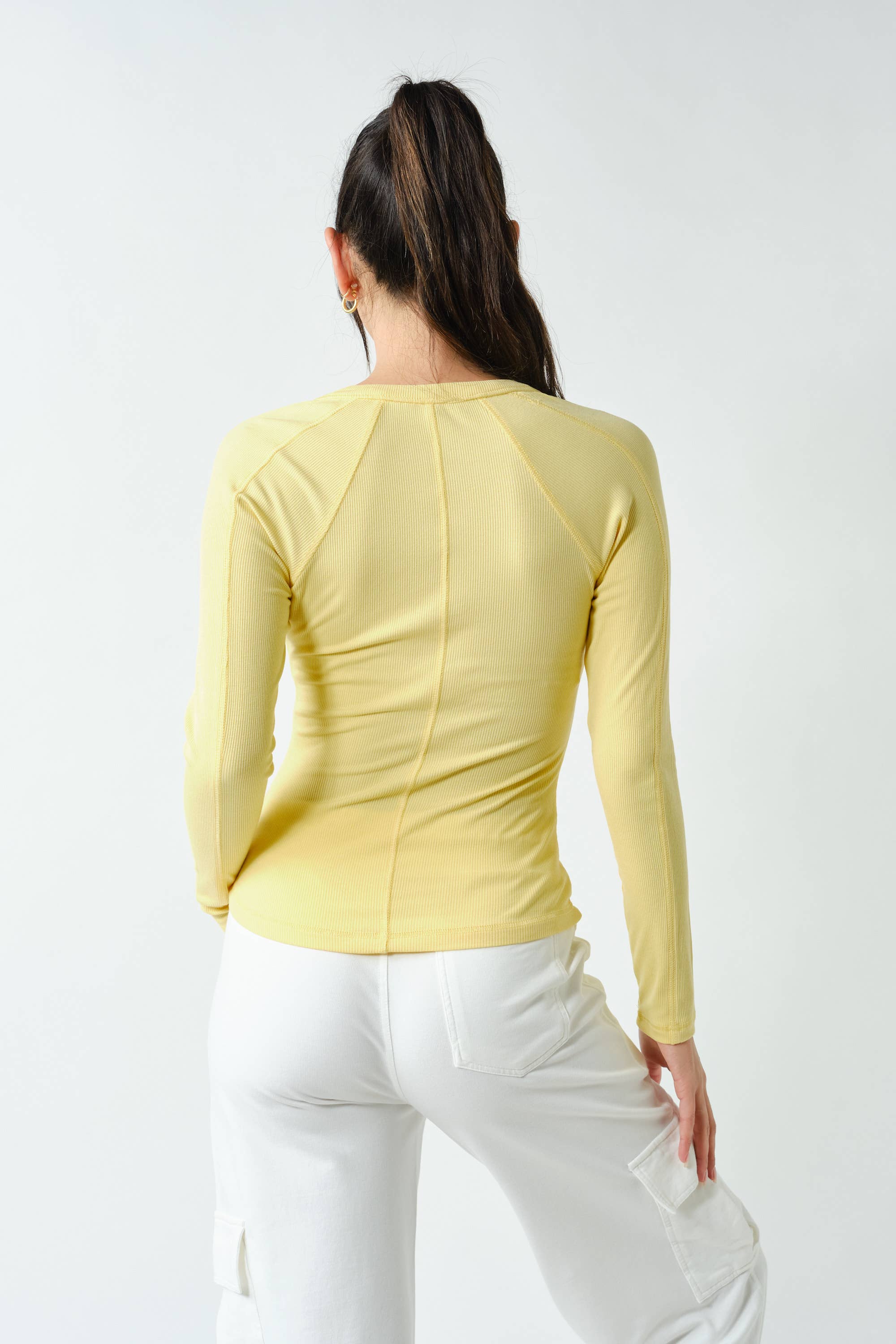 Essential Long-Sleeved Micro-Ribbed Henley Top-Mono B