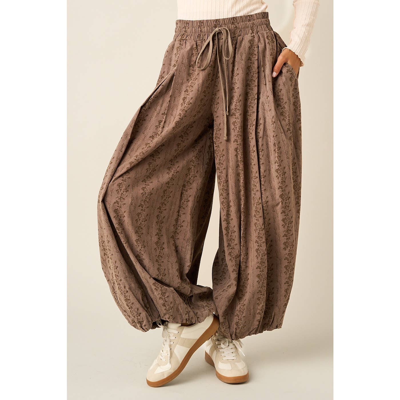 FLORAL PRINT PLEATED BALLOON LEG PARACHUTE PANTS