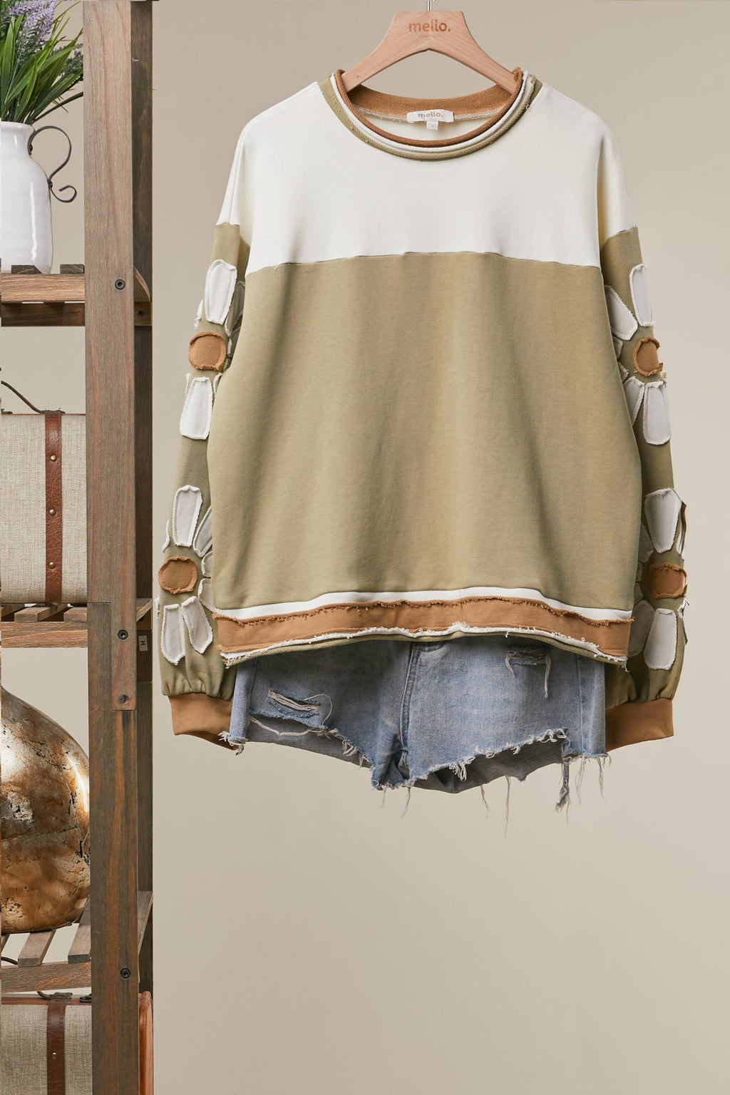 Mello. - Colorblock Daisy Graphic Top