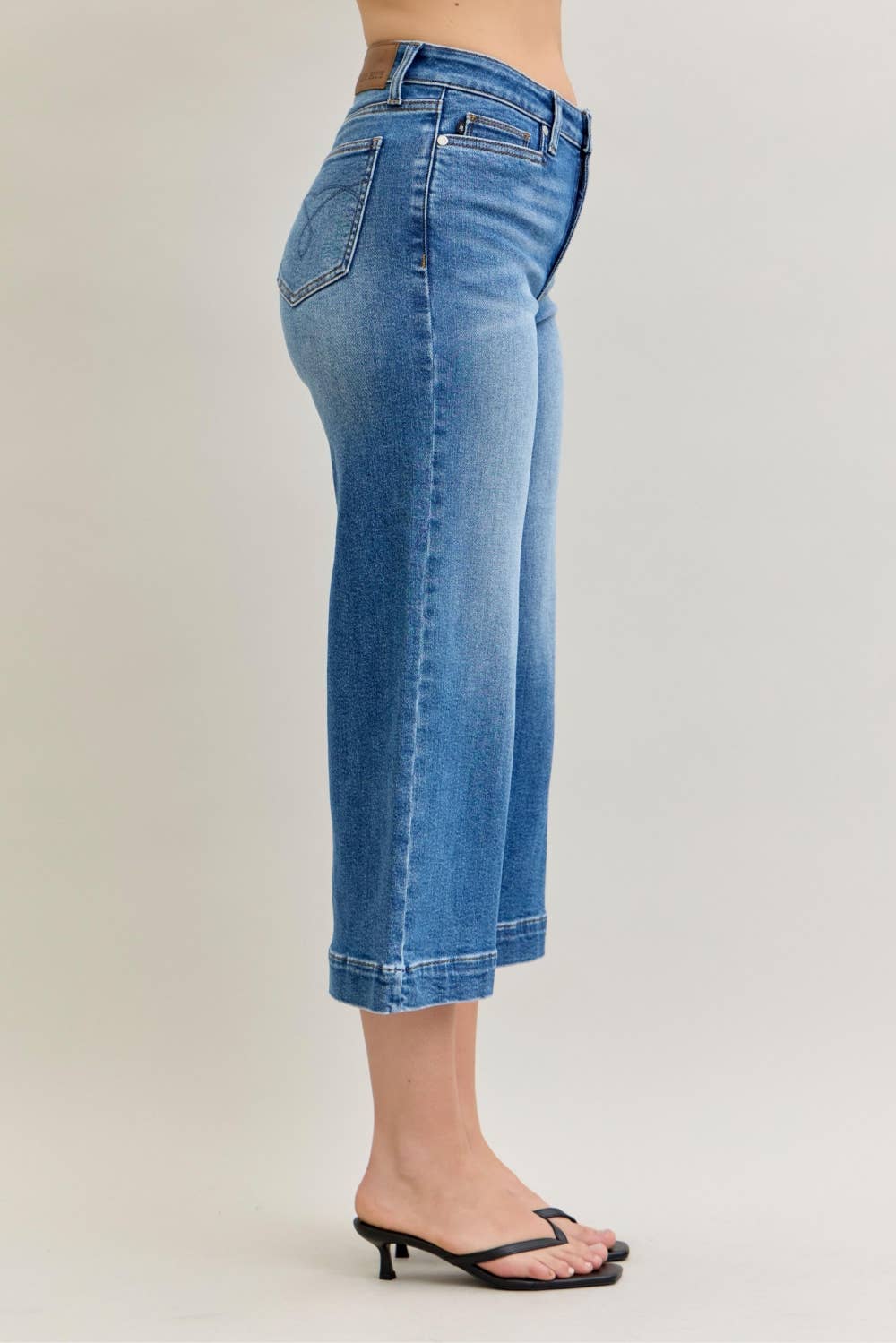 Judy Blue Jeans - MR Wide Crop Vintage Pkts & Wide Hem