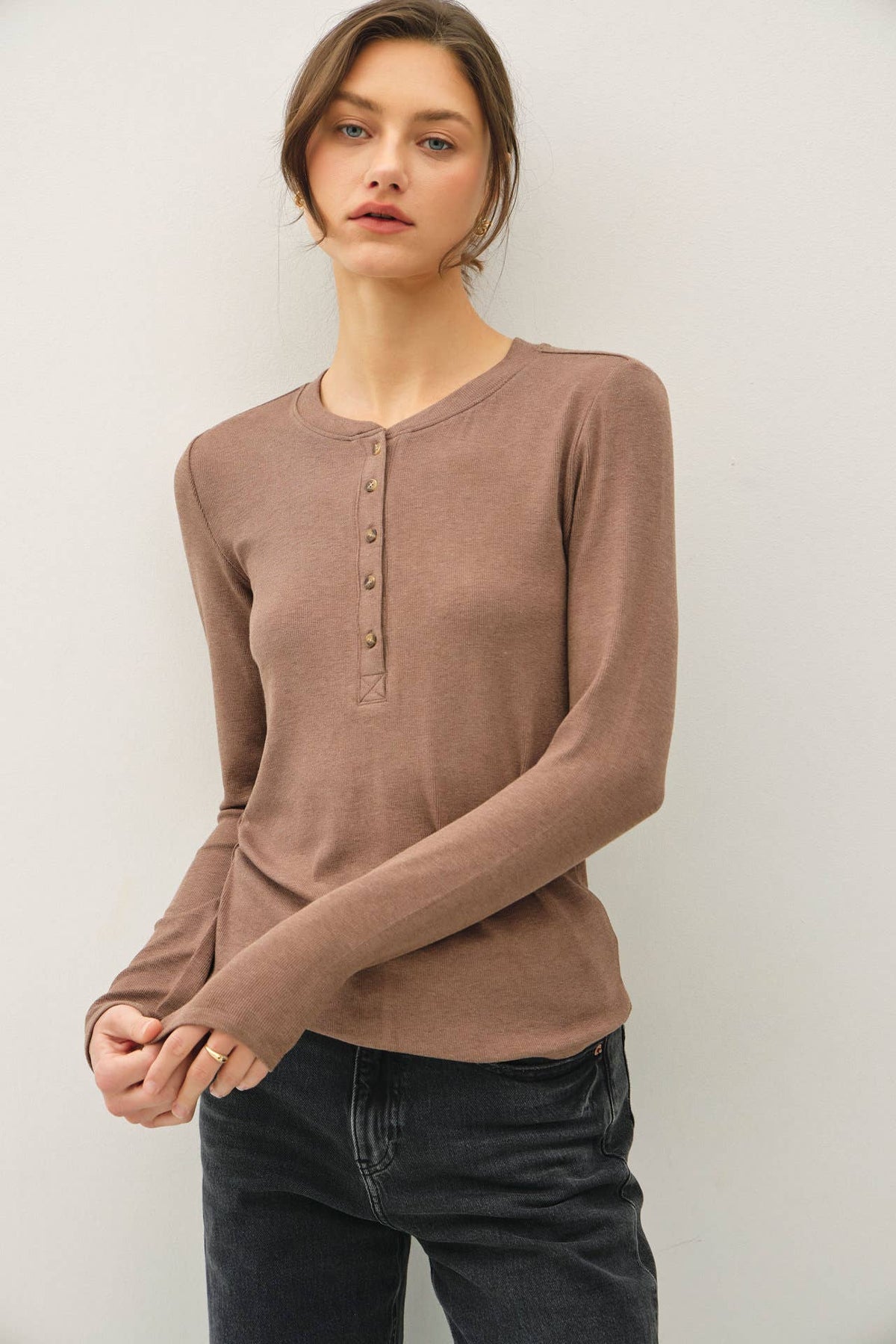 MODAL CLASSIC RIBBED LONGSLEEVE HENLEY BASIC TOP