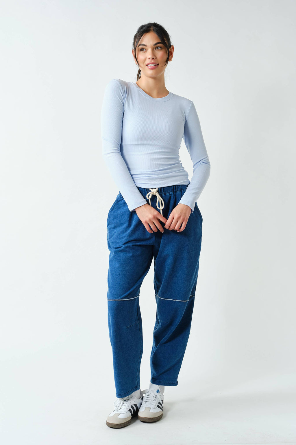 Essential Long-Sleeved Micro-Ribbed Athleisure Top Mono-B