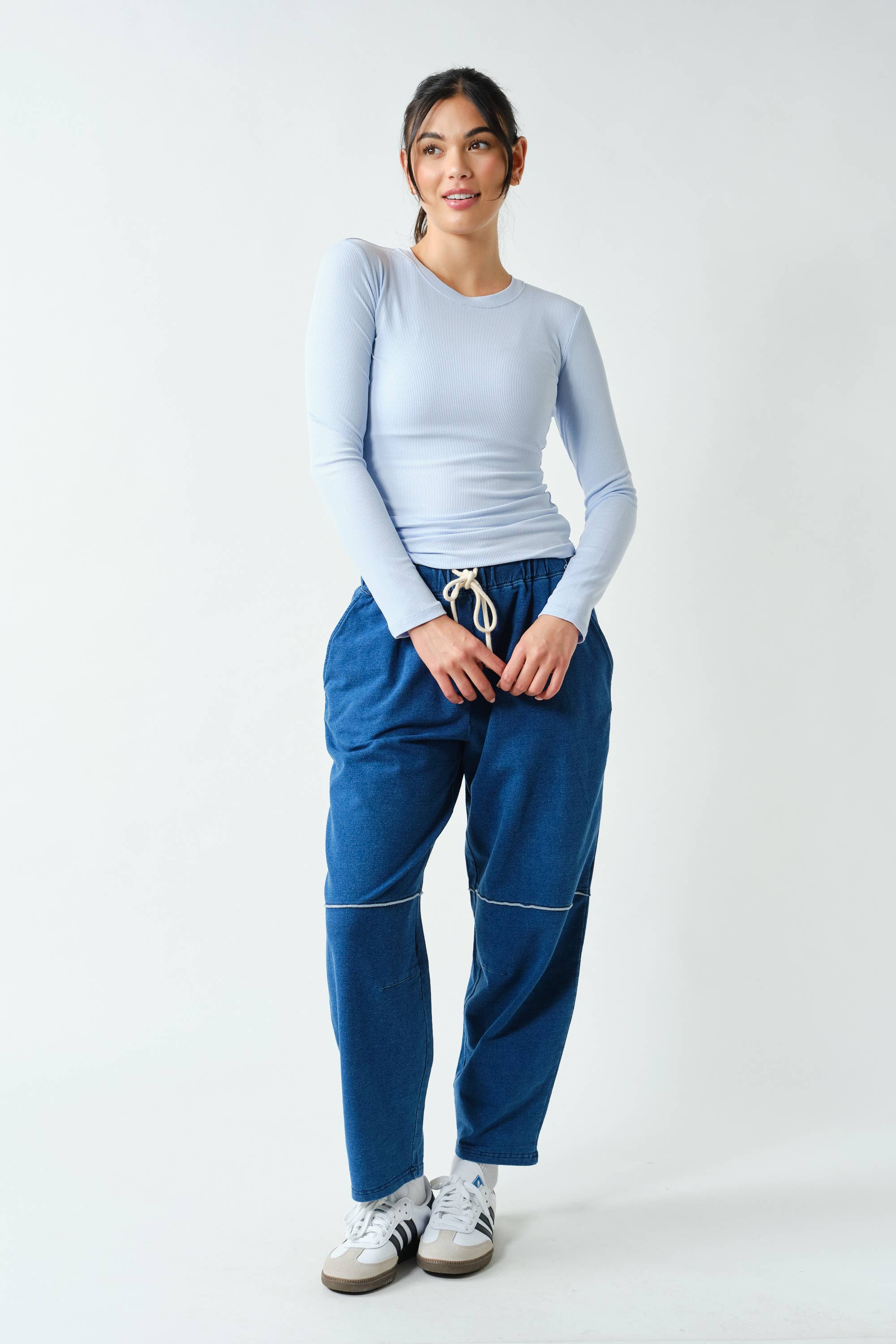 Essential Long-Sleeved Micro-Ribbed Athleisure Top Mono-B