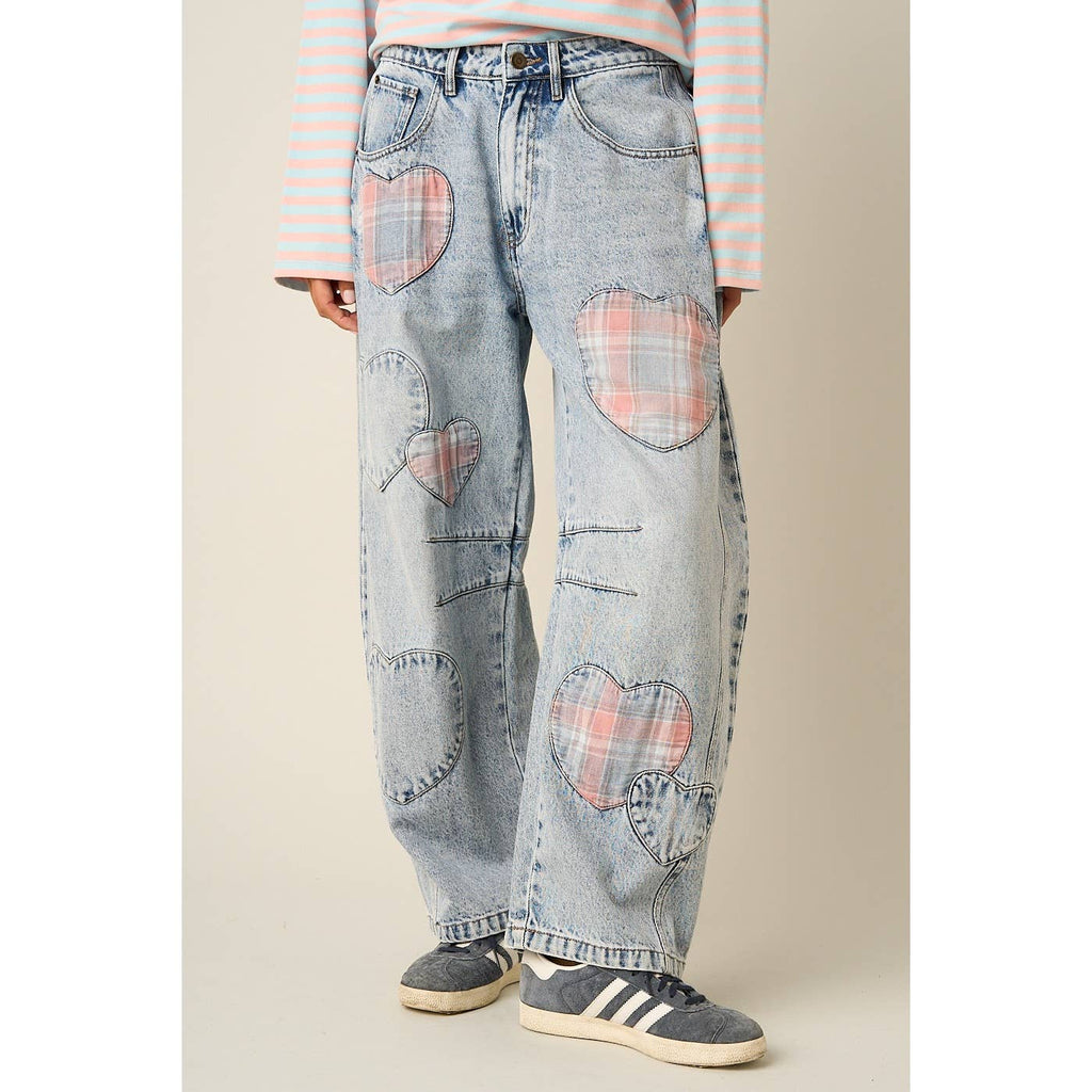 PLAID HEART PATCH BARREL LEG JEANS