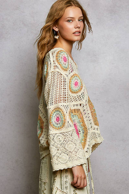 Pol Clothing - V-Neck Granny Circle Motif Scalloped Edge Crochet Top