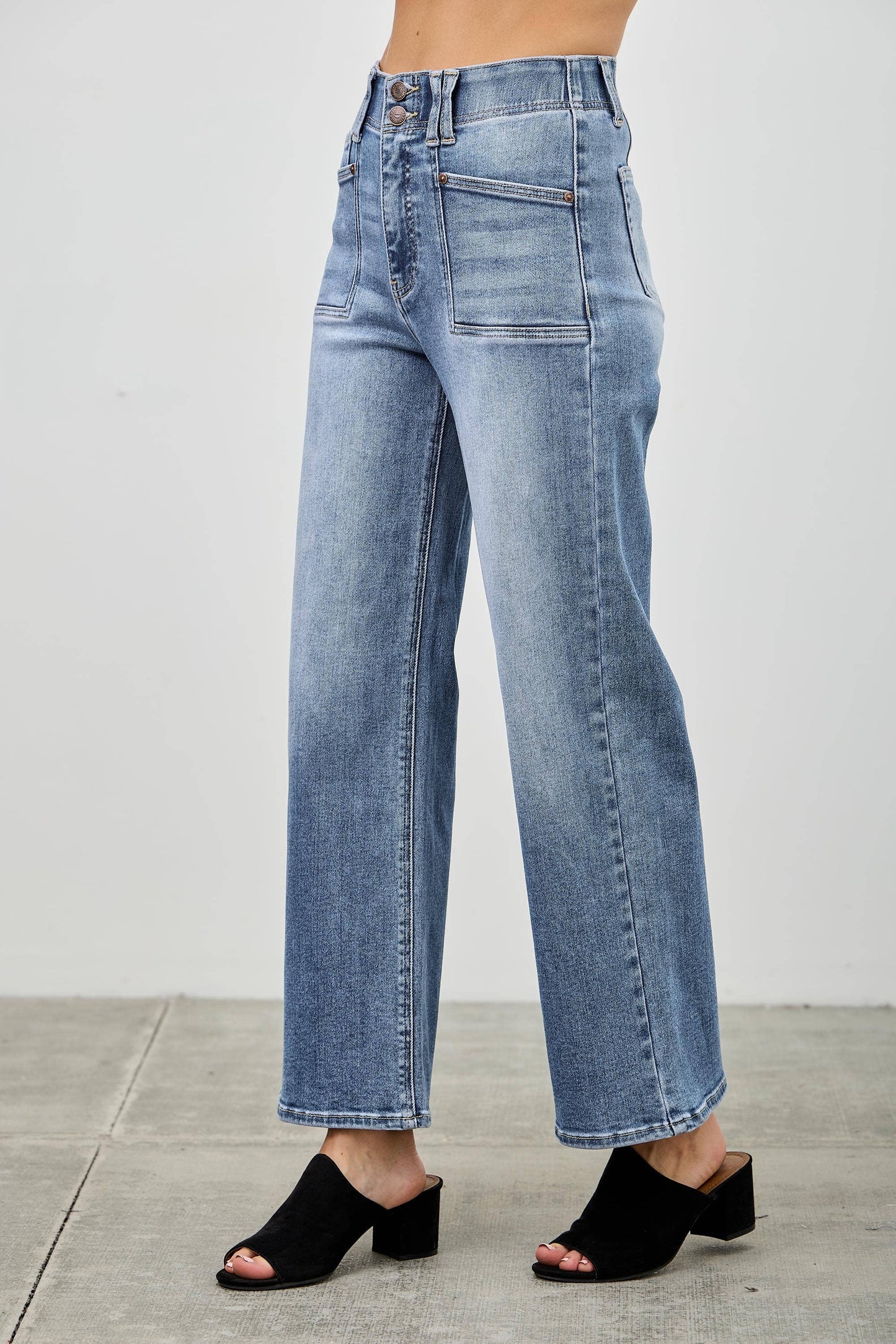 HIGH RISE CROP STRAIGHT WITH DOUBLE BUTTON SAIGE DENIM