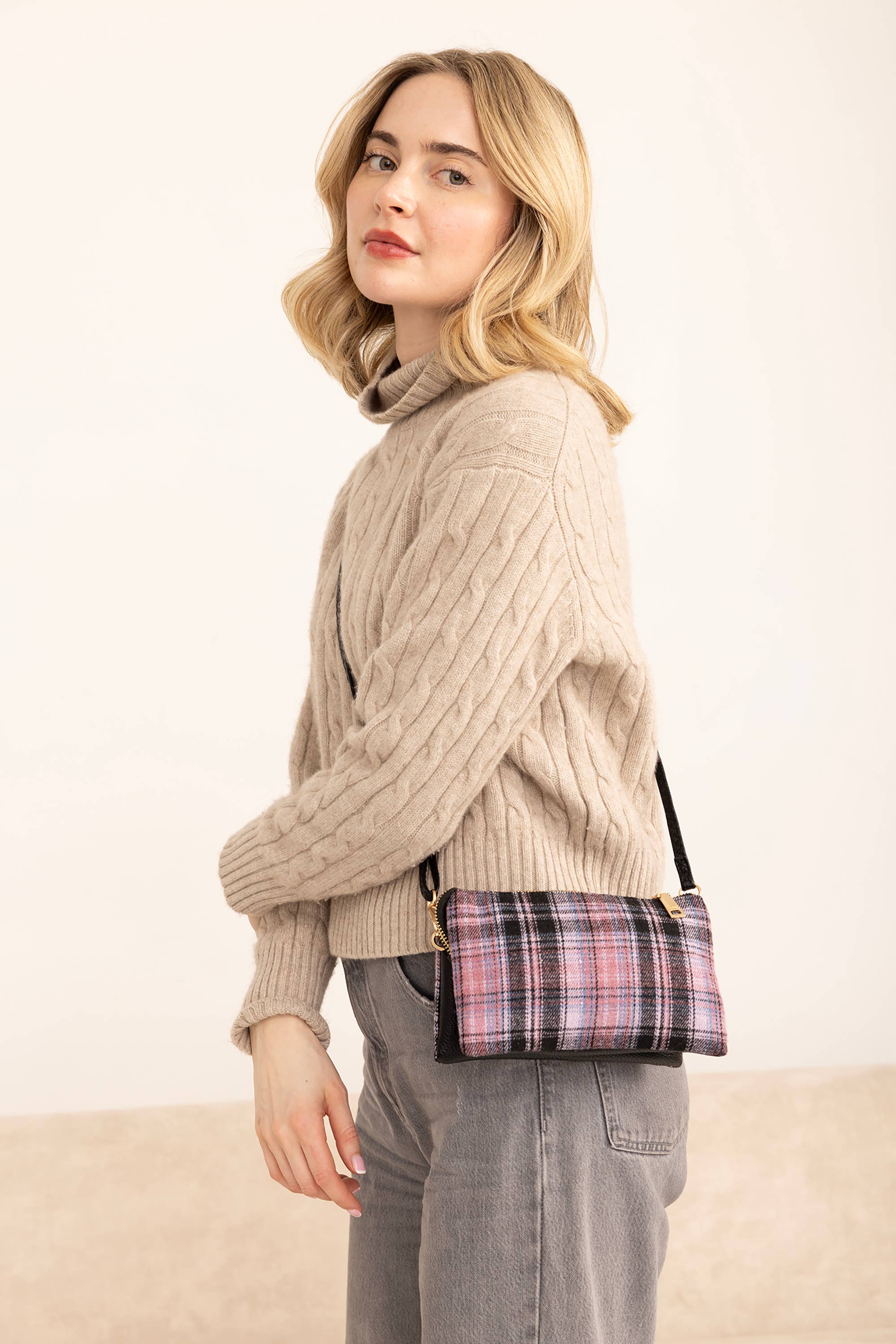 Jen & Co. - M013PLD Riley Plaid Monogrammable 3 Compartment Crossbody/Wristlet