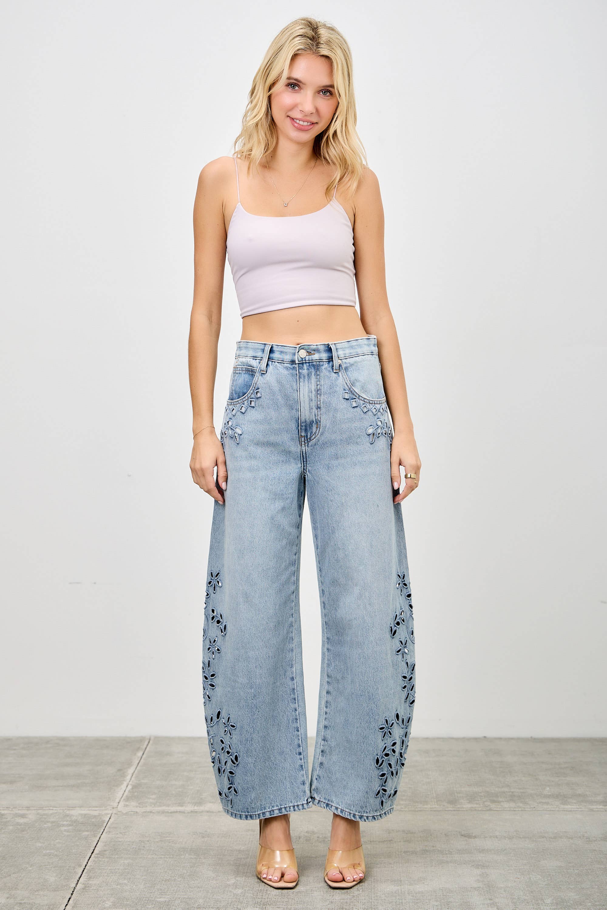 HIGH RISE LOW CURVE BARREL WITH EMBROIDERY Saige Denim