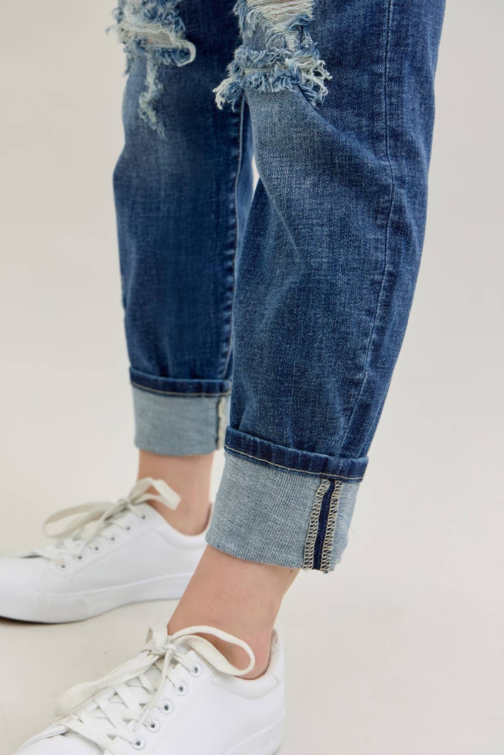 Judy Blue Jeans - Midrise Cuffed Boyfriend w Destroy