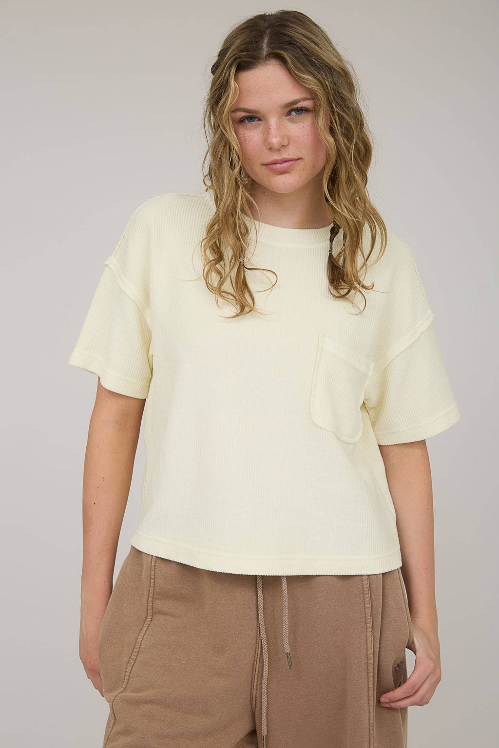 Everyday WASHED RIBBED SHORT SLEEVE TEE WITH POCKET