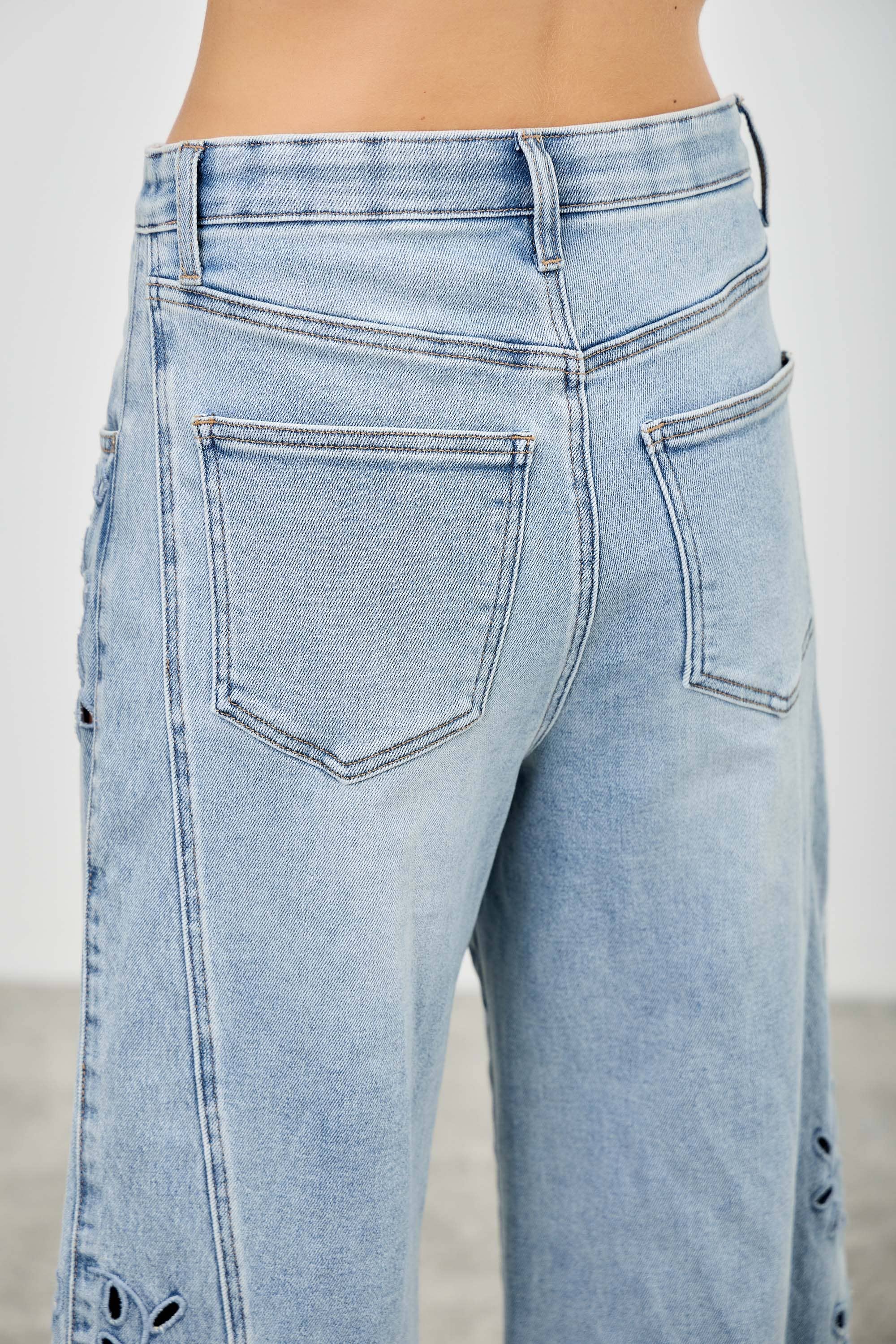 HIGH RISE LOW CURVE BARREL WITH EMBROIDERY Saige Denim