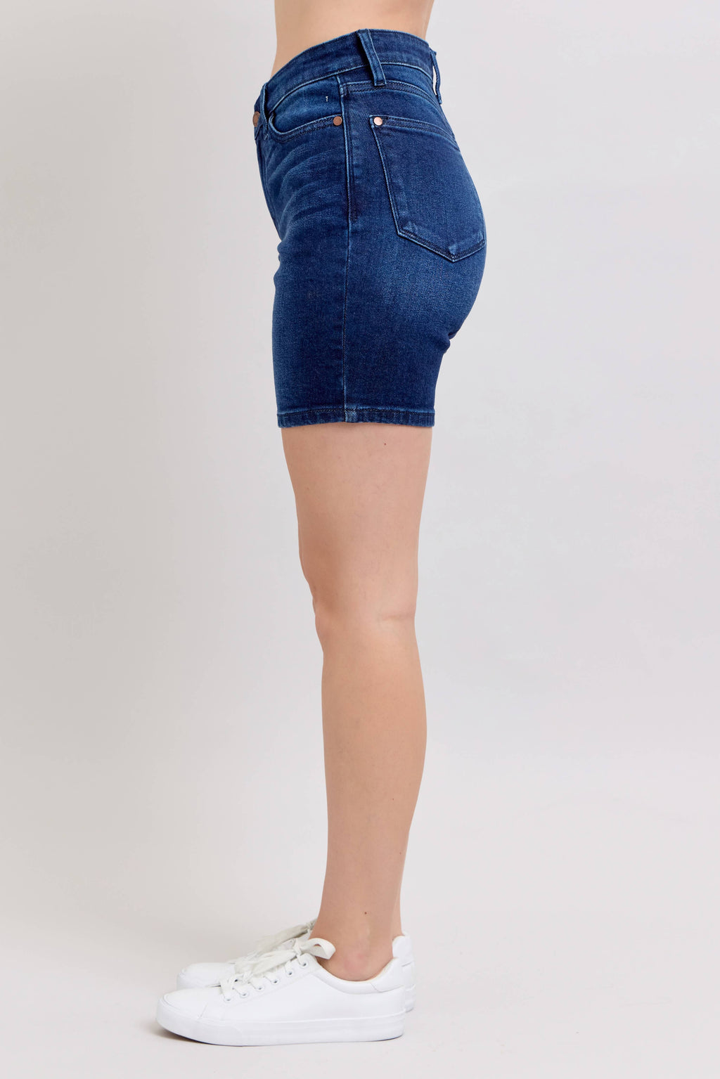 Judy Blue Jeans - V-Front Dark Wash Bermuda