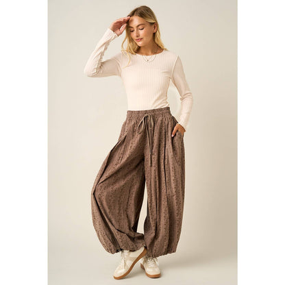 FLORAL PRINT PLEATED BALLOON LEG PARACHUTE PANTS