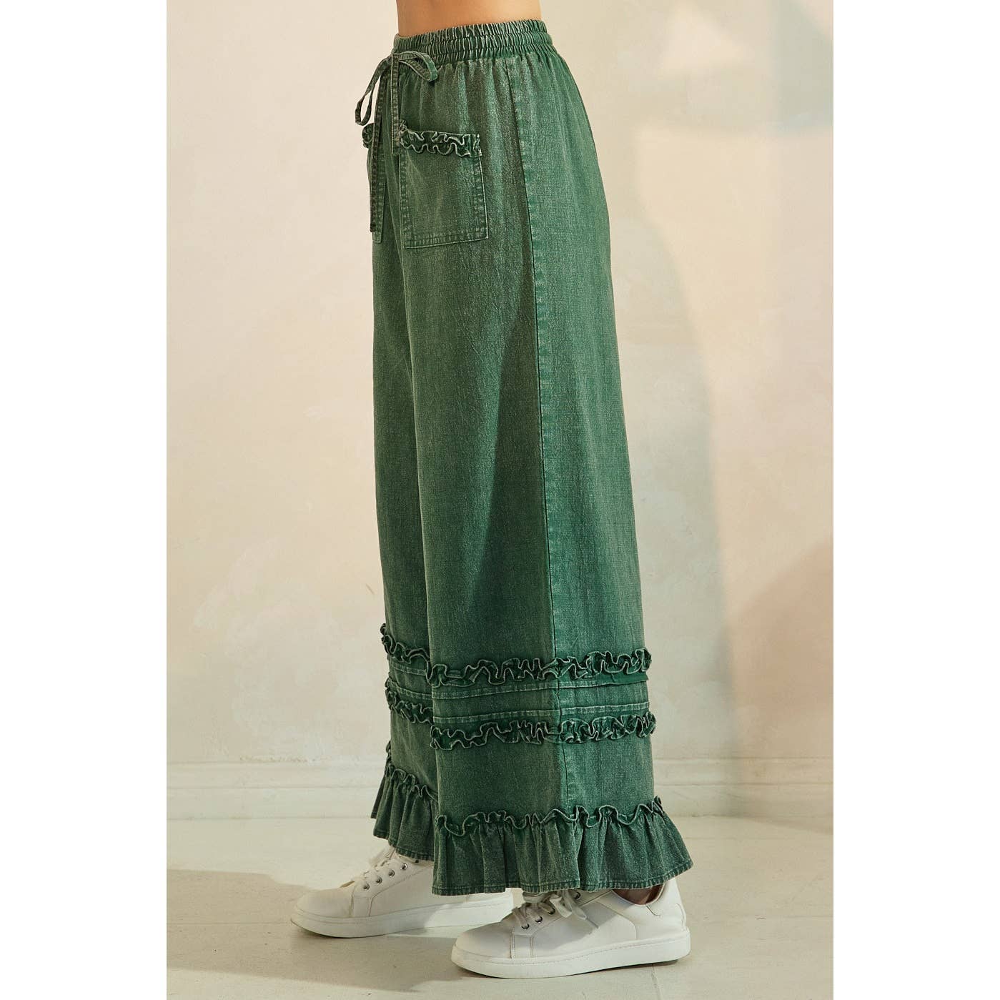 RUFFLE TRIM POCKET MINERAL WASH WIDE LEG PANTS