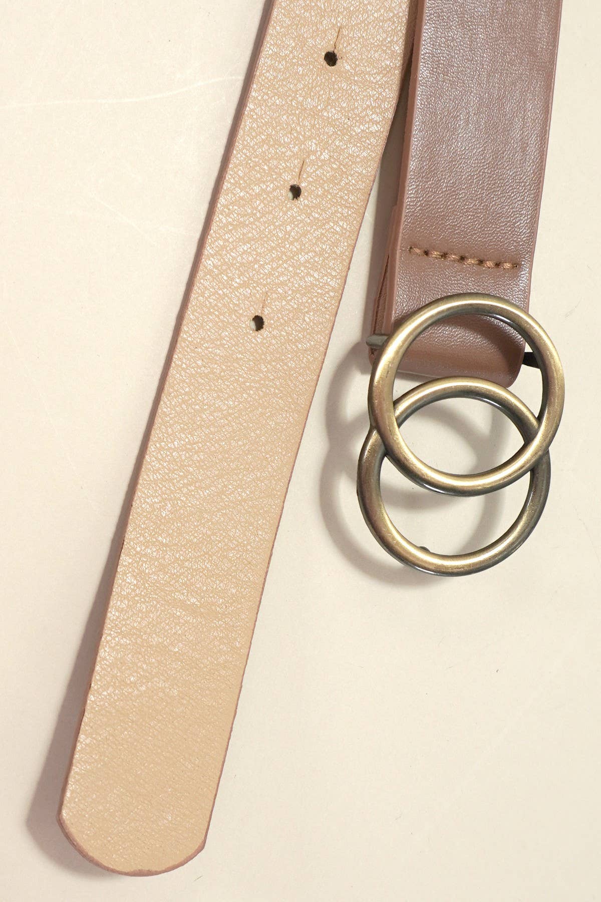 DOUBLE O BUCKLE FAUX LEATHER BELT |