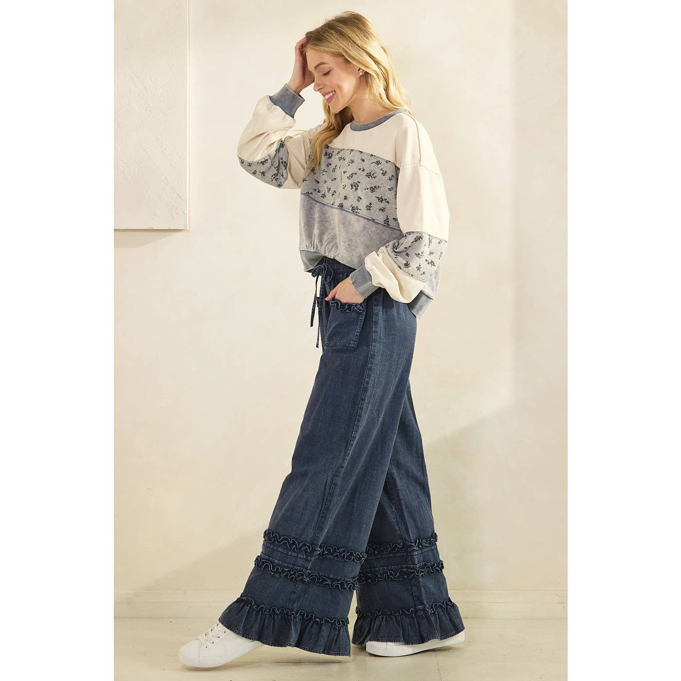 RUFFLE TRIM POCKET MINERAL WASH WIDE LEG PANTS