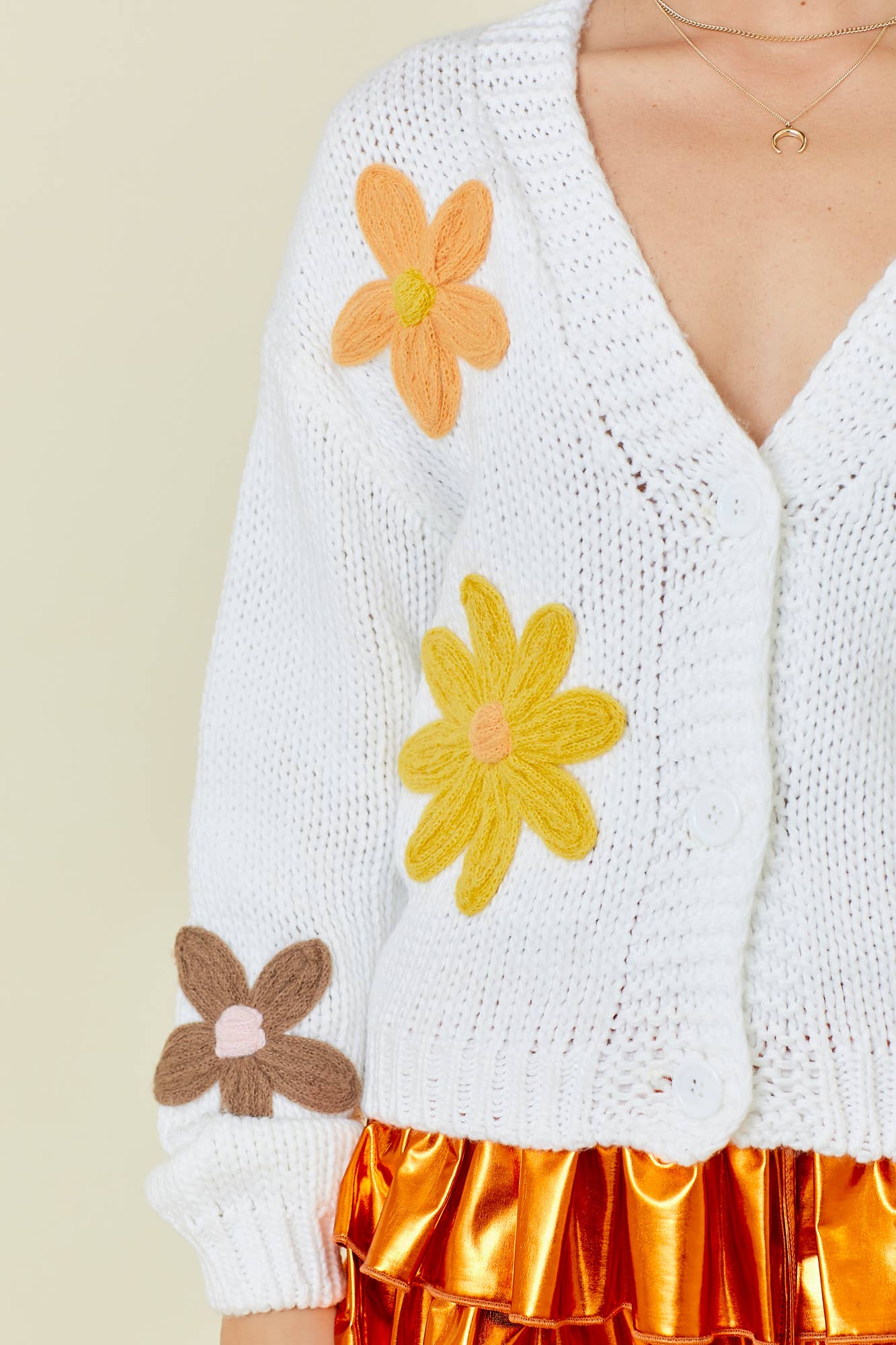 Main Strip - Flower Embroidered Cardigan
