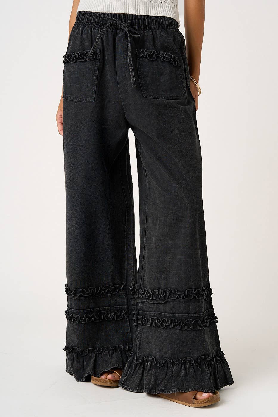 RUFFLE TRIM POCKET MINERAL WASH WIDE LEG PANTS