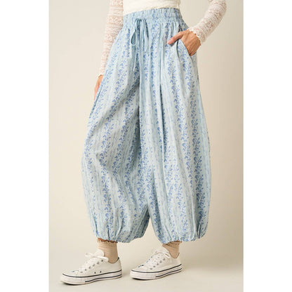 FLORAL PRINT PLEATED BALLOON LEG PARACHUTE PANTS