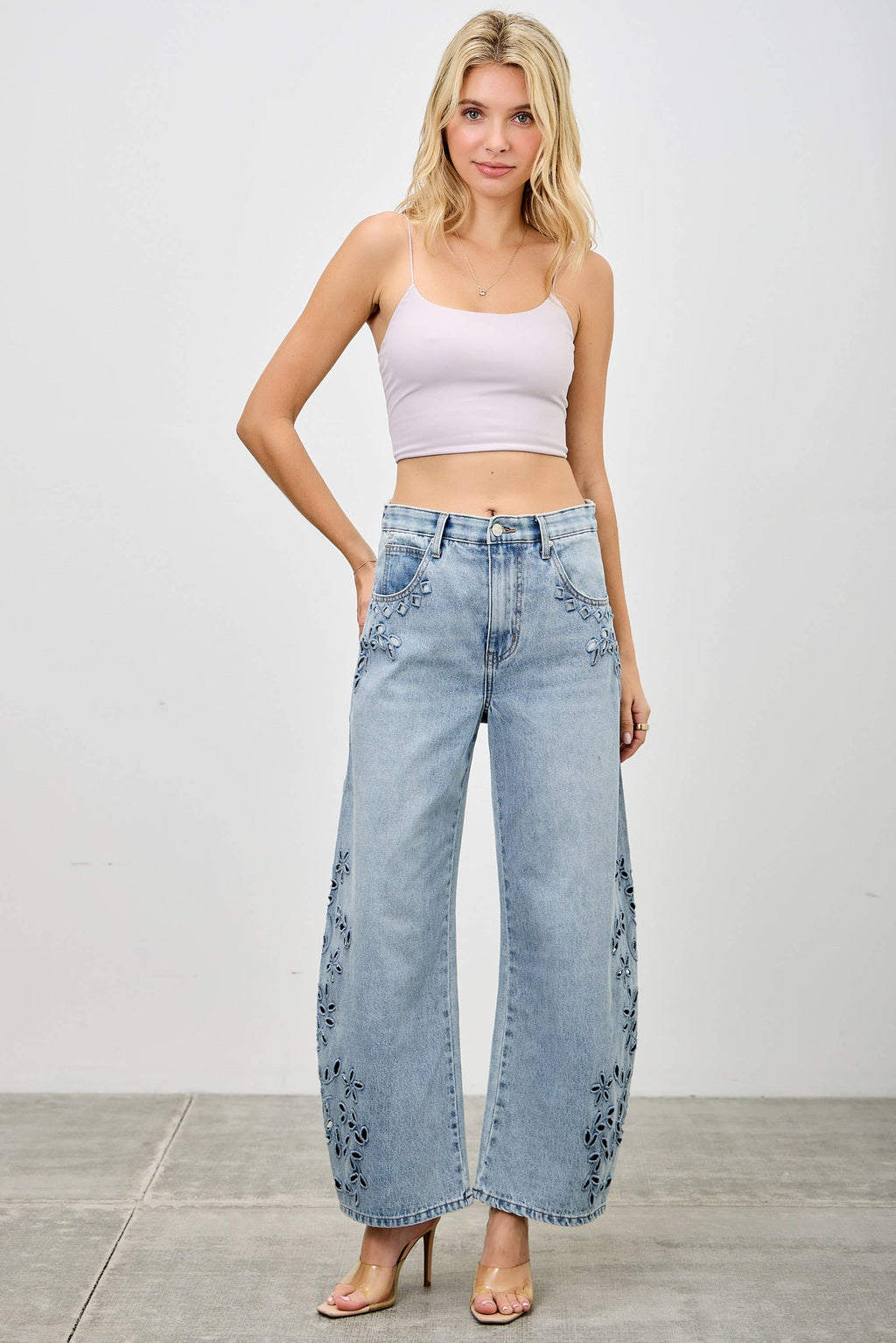 HIGH RISE LOW CURVE BARREL WITH EMBROIDERY Saige Denim