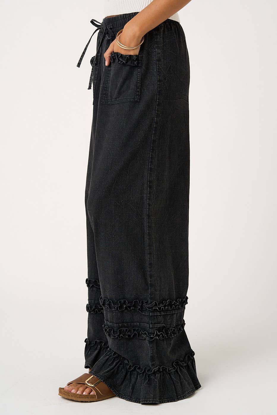 RUFFLE TRIM POCKET MINERAL WASH WIDE LEG PANTS