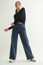 Essential Long-Sleeved Micro-Ribbed Athleisure Top Mono-B