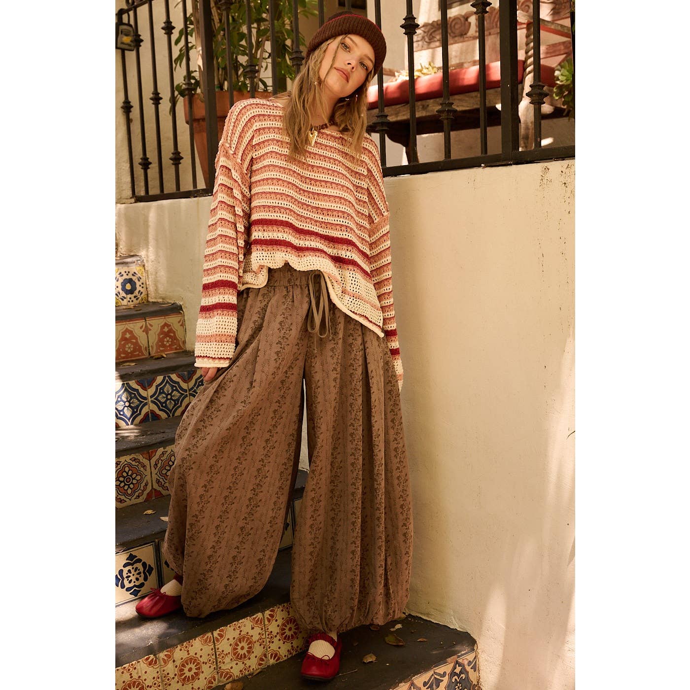 FLORAL PRINT PLEATED BALLOON LEG PARACHUTE PANTS