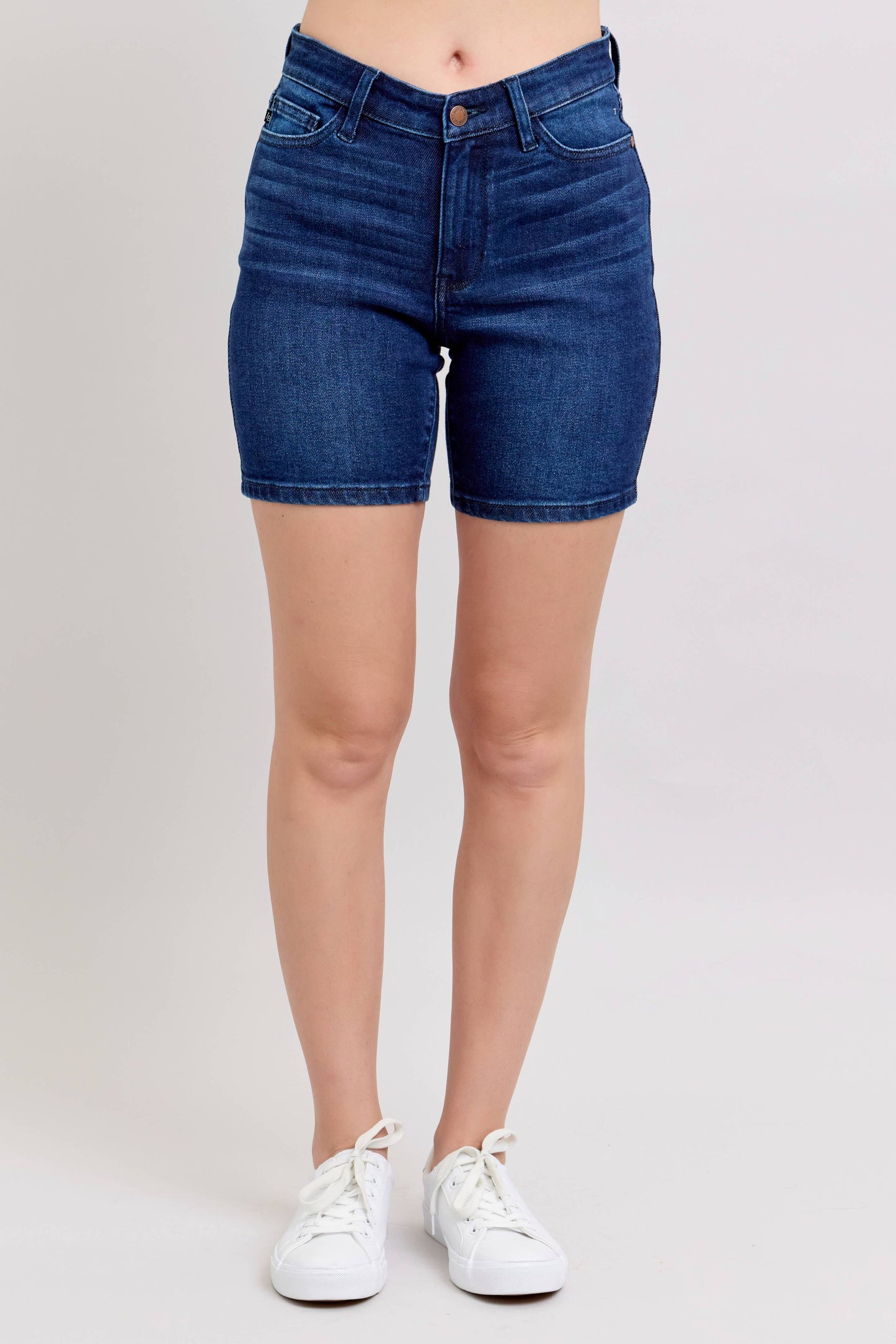 Judy Blue Jeans - V-Front Dark Wash Bermuda