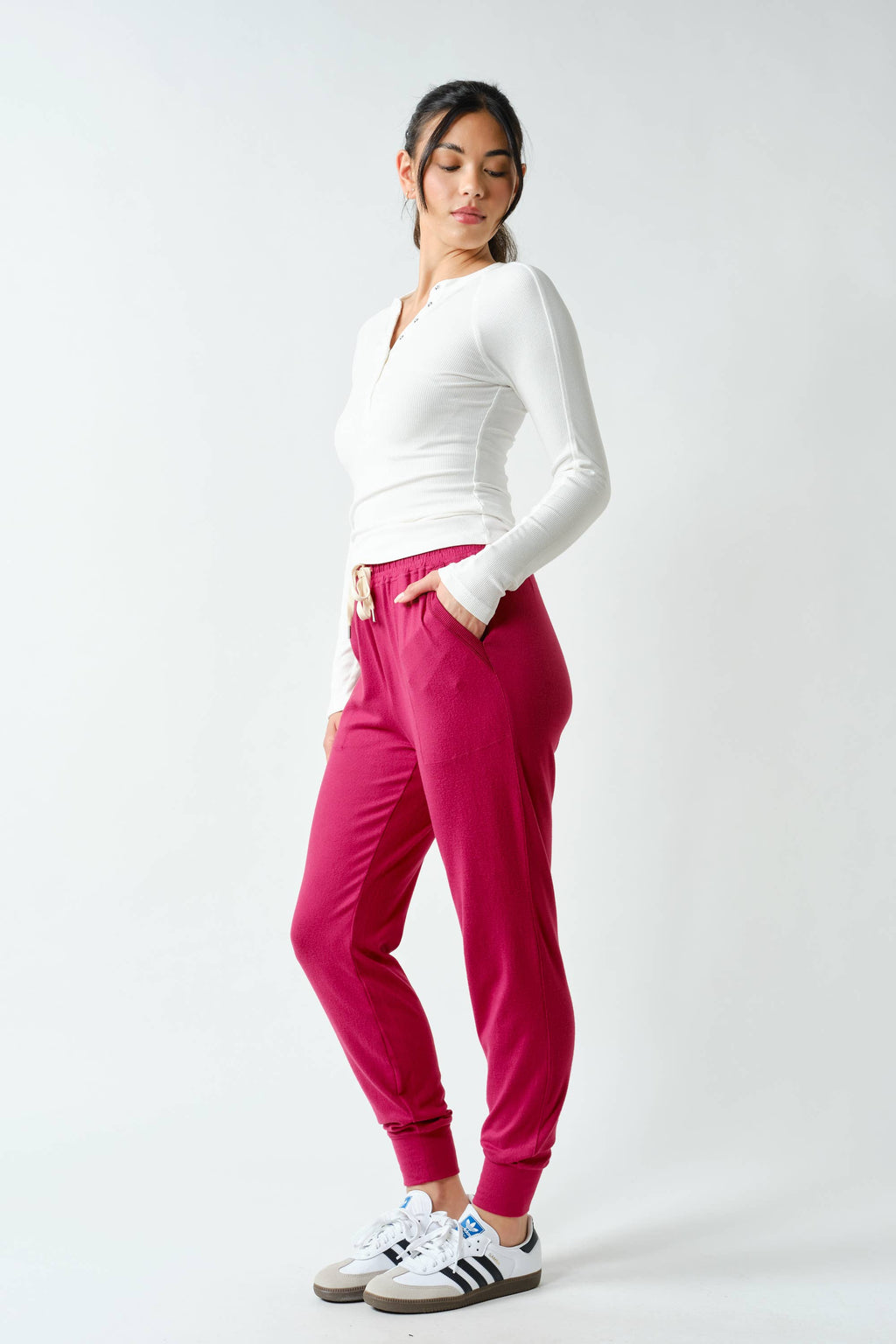 Essential Long-Sleeved Micro-Ribbed Henley Top-Mono B