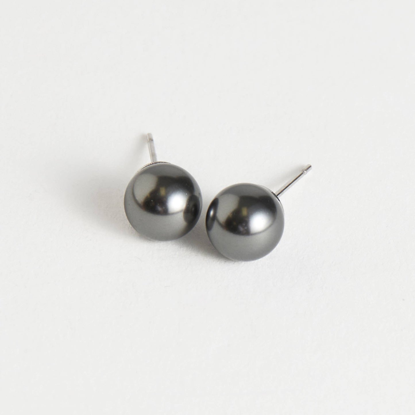 Howard's - Waterproof Earrings Faux Pearl in Stainless Steel Stud